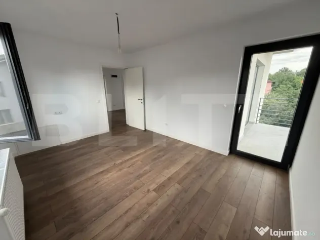 Casa de vanzare - 5 camere, constructie 2021