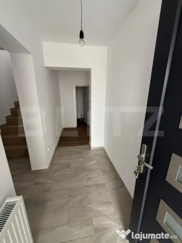 Casa de vanzare - 5 camere, constructie 2021