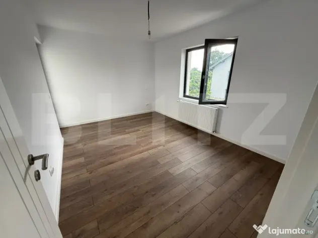 Casa de vanzare - 5 camere, constructie 2021