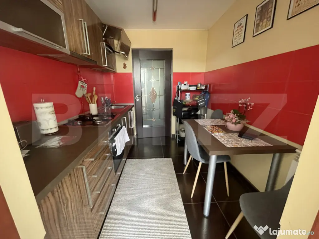 Apartament 2 camere, etaj intermediar, cu garaj | 55 mp + ba