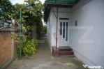 Liniște, spațiu -casă primitoare cu curte mare, gata de m