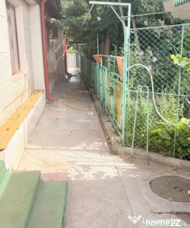 Casă cu teren generos de 800 mp, la stradă principală în - Galati (Galati)