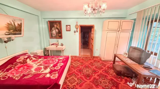 Casă cu teren generos de 800 mp, la stradă principală în - Galati (Galati)