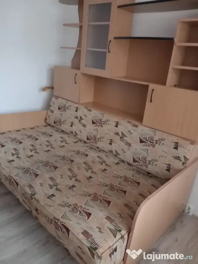 Ofer spre inchiriere apartament 2 camere semidecomandat zona Banat