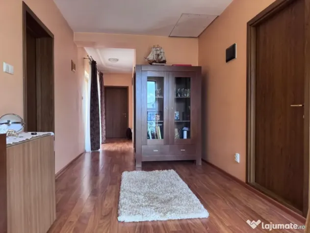 Casa S+P+1, 280 mp utili, 585 mp teren, zona Lăpuș