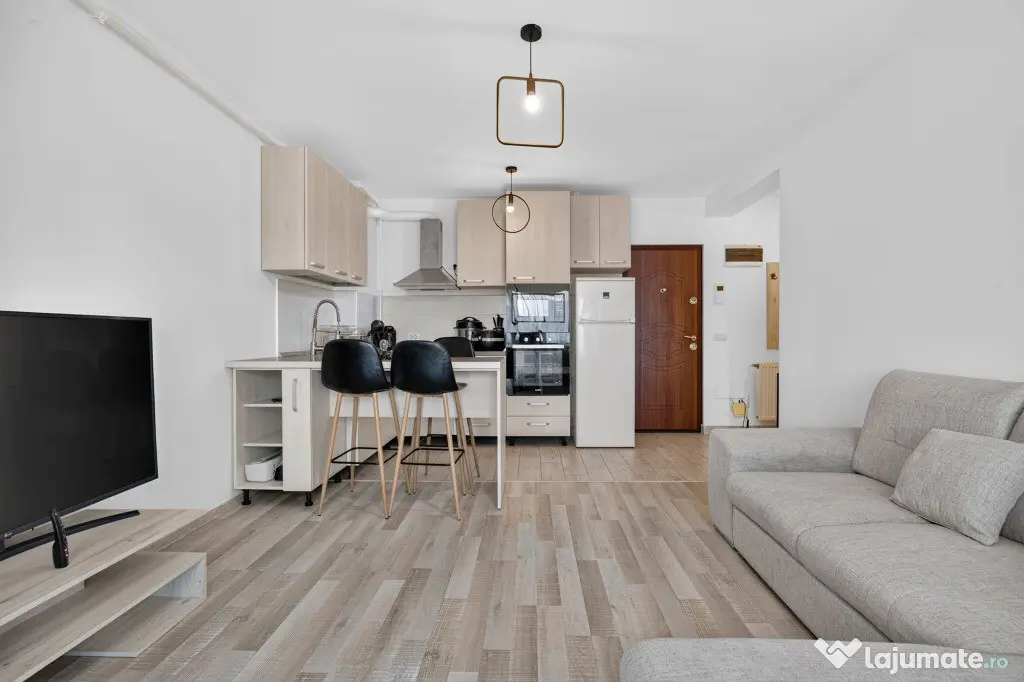 Apartament de 2 camere zona TRACTORUL,STUDIO