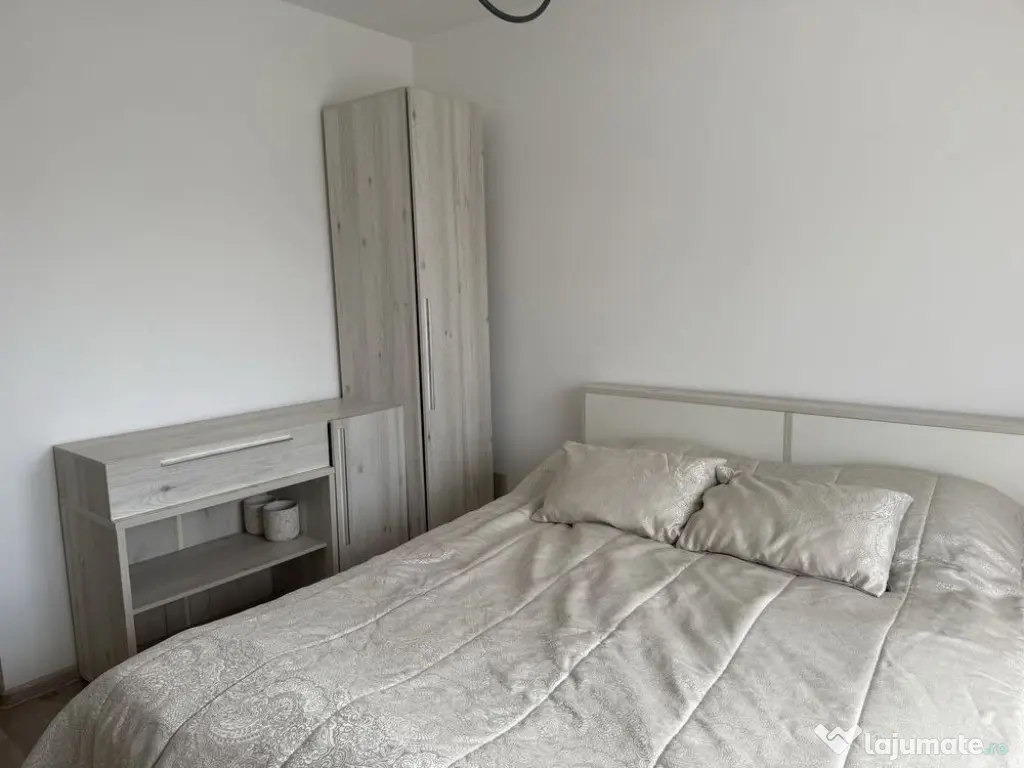 Apartament de 2 camere zona TRACTORUL,STUDIO