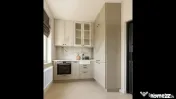 Studio Modern cu Terasa Impresionanta 