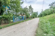 Casă tradițională cu teren de 2.560mp, în Sâmboleni, com. Cămărașu 