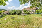 Casă tradițională cu teren de 2.560mp, în Sâmboleni, com. Cămărașu 