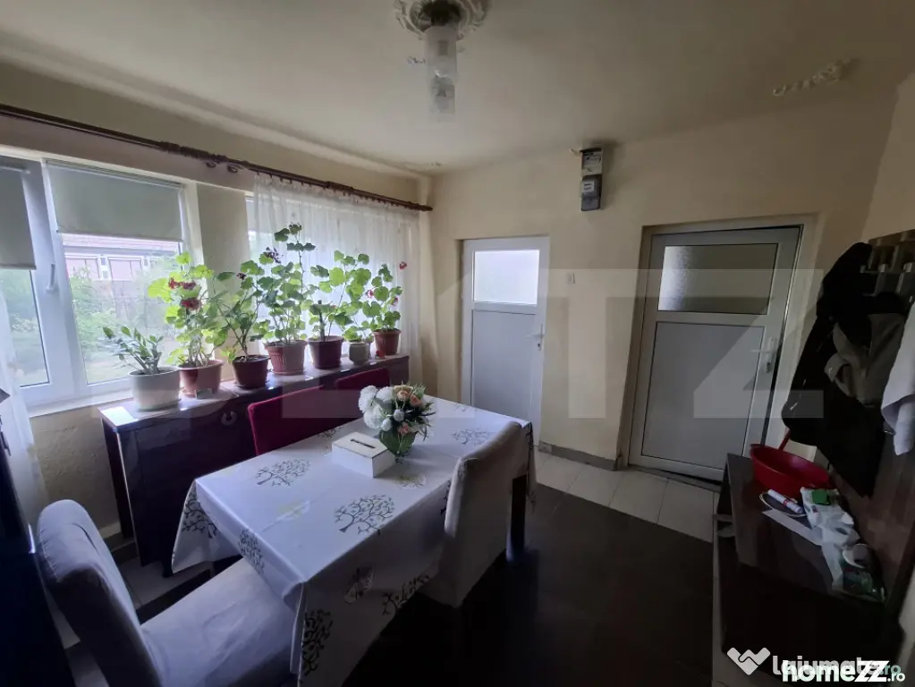 Casa 2 camere, 100 mp, anexe de vanzare, zona Gelu - Gelu (Satu-Mare)
