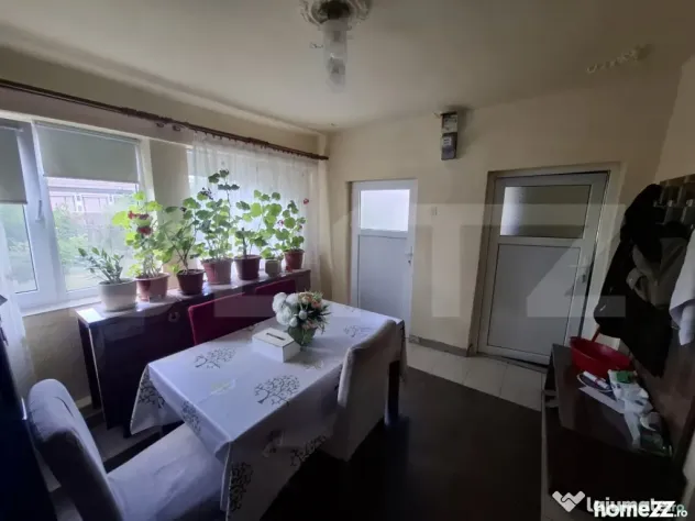 Casa 2 camere, 100 mp, anexe de vanzare, zona Gelu - Gelu (Satu-Mare)