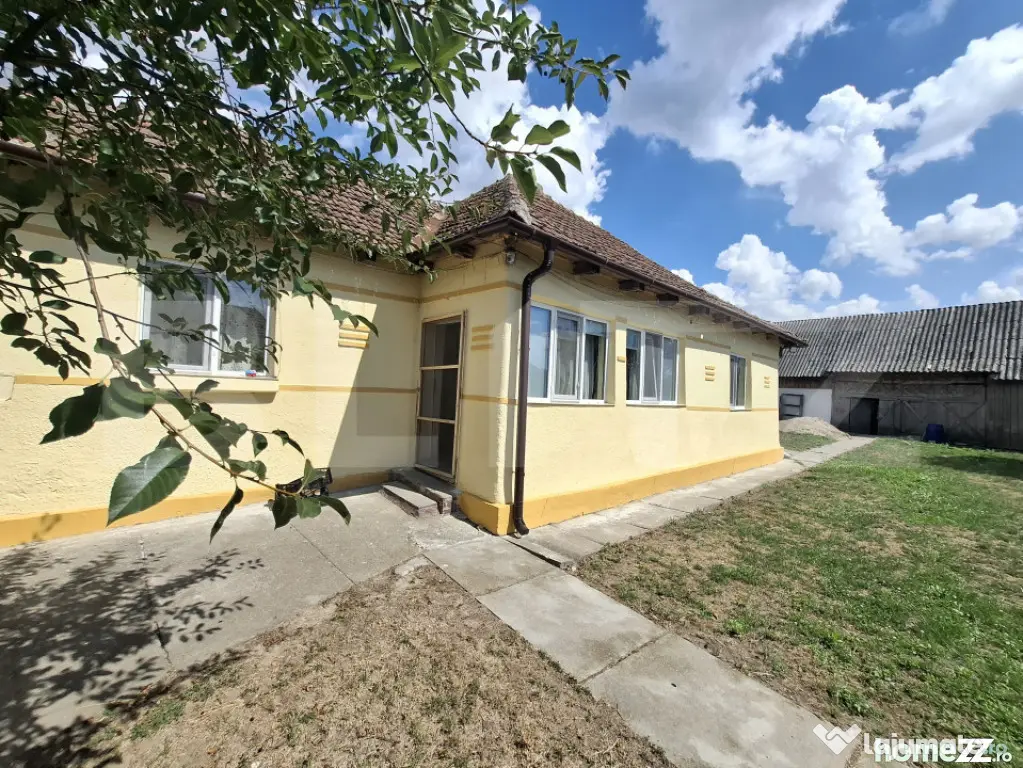 Casa 2 camere, 100 mp, anexe de vanzare, zona Gelu - Gelu (Satu-Mare)