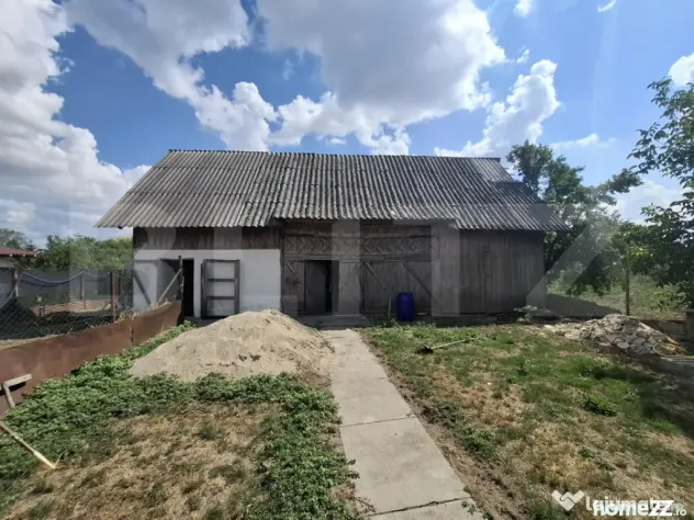 Casa 2 camere, 100 mp, anexe de vanzare, zona Gelu - Gelu (Satu-Mare)