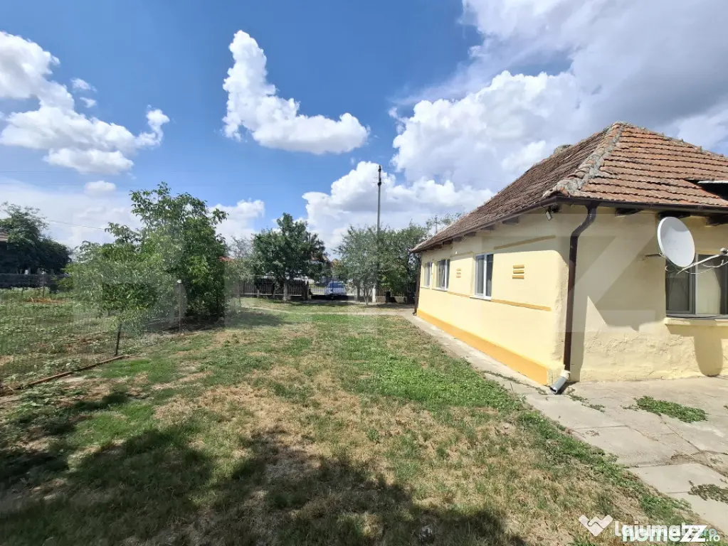 Casa 2 camere, 100 mp, anexe de vanzare, zona Gelu - Gelu (Satu-Mare)