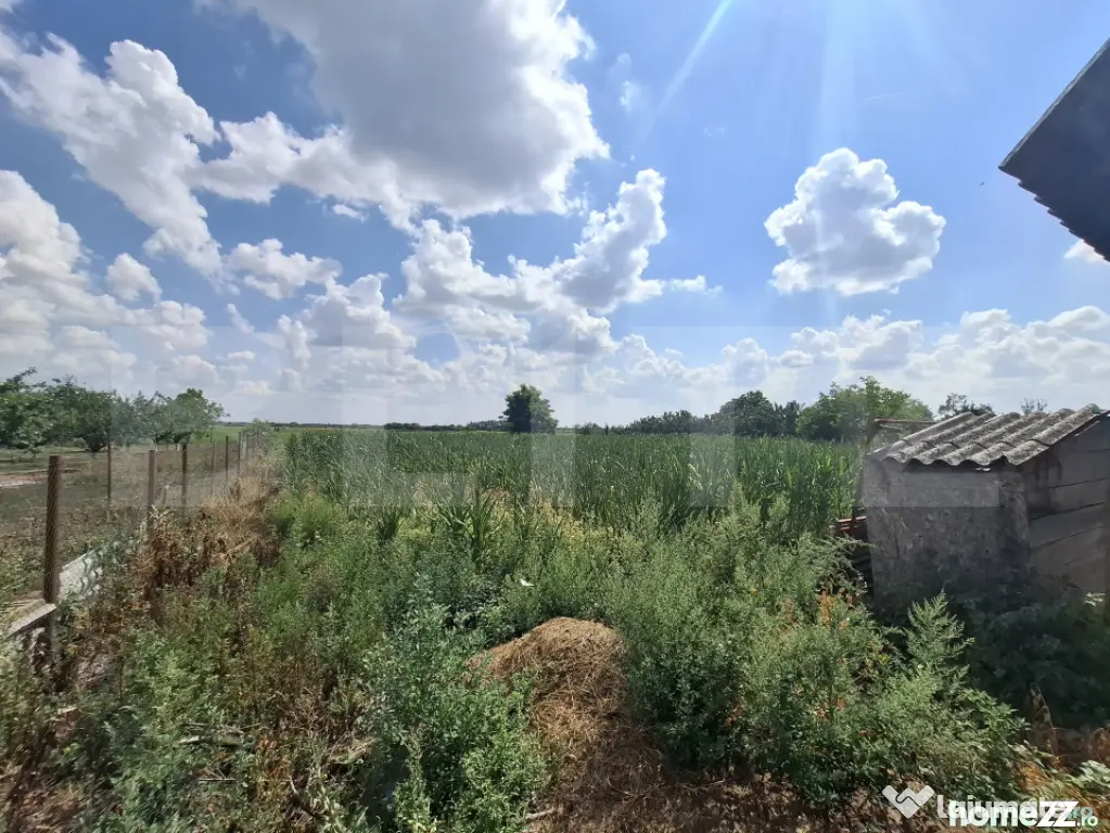 Casa 2 camere, 100 mp, anexe de vanzare, zona Gelu - Gelu (Satu-Mare)