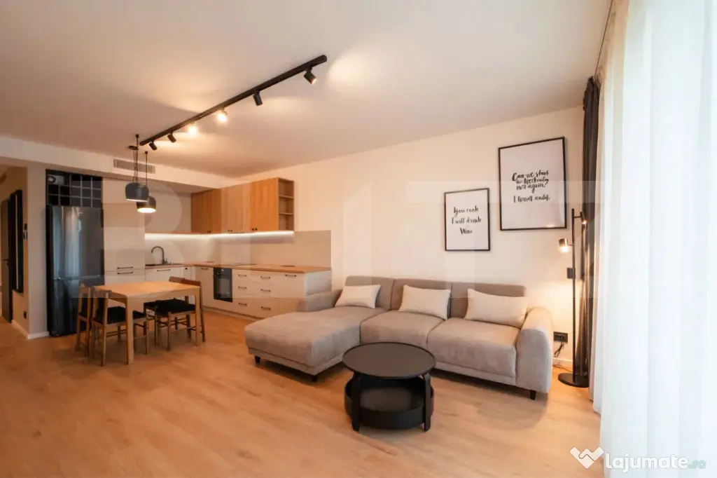 Apartament 2 camere, lux, parcare, zona Semicentrala