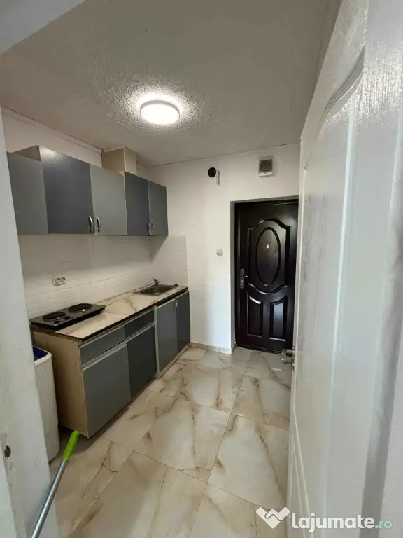 Garsoniera de inchiriat, etaj 1