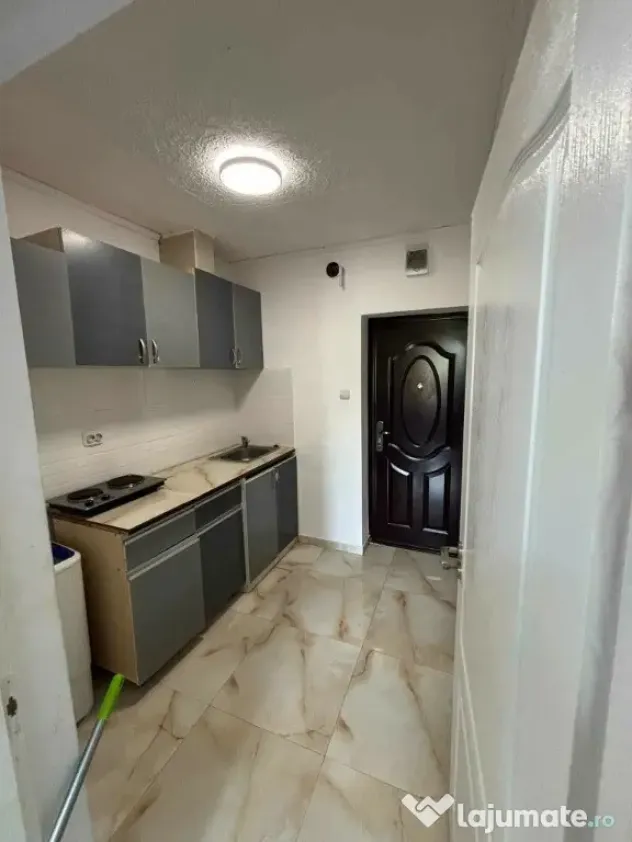 Garsoniera de inchiriat, etaj 1