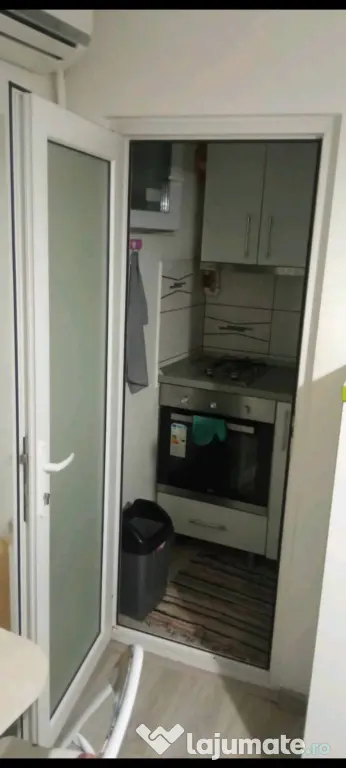 Închiriez pe termen scurt sau lung garsoniera situata în zona Tomis nord.