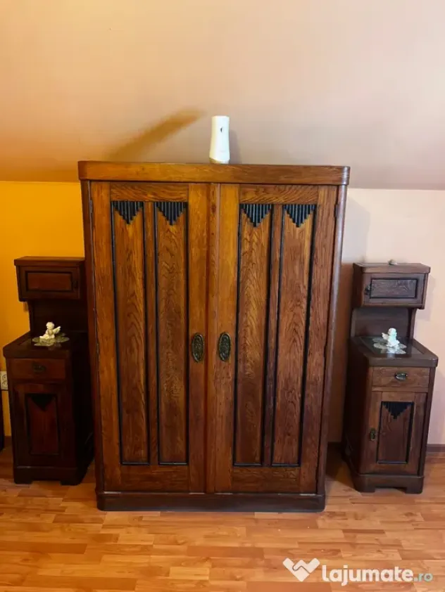 Set mobilier antic din lemn masiv peste 115 ani vechime