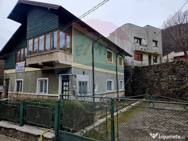 SINAIA- APARTAMENT DE VACANTA/ REZIDENTIAL- 3 camere in v...