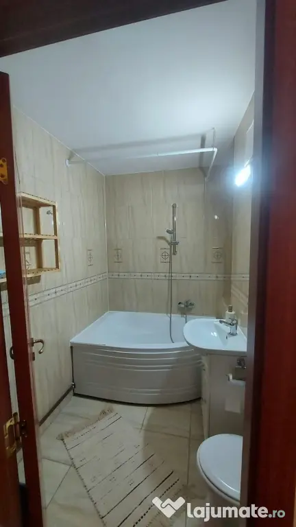 Închiriere Apartament cu 3 Camere, 70 m², Brașov, B-dul. Griviței – Etaj I