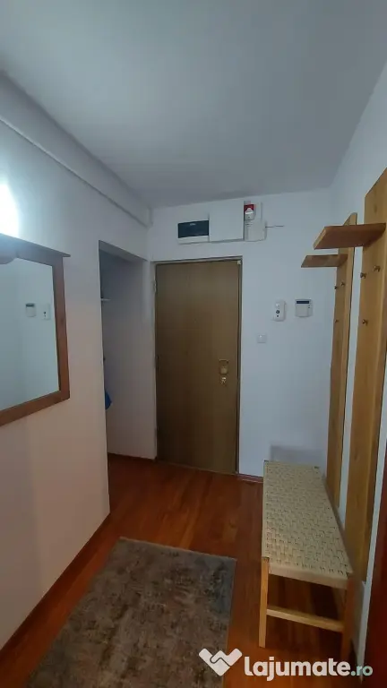 Închiriere Apartament cu 3 Camere, 70 m², Brașov, B-dul. Griviței – Etaj I