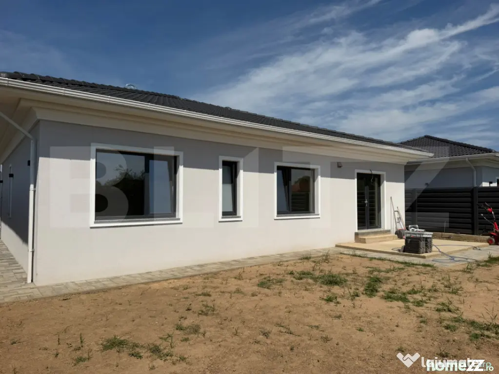 Casa individuala, 125 mp si 550 mp curte, zona Petresti - Targu Jiu (Gorj)