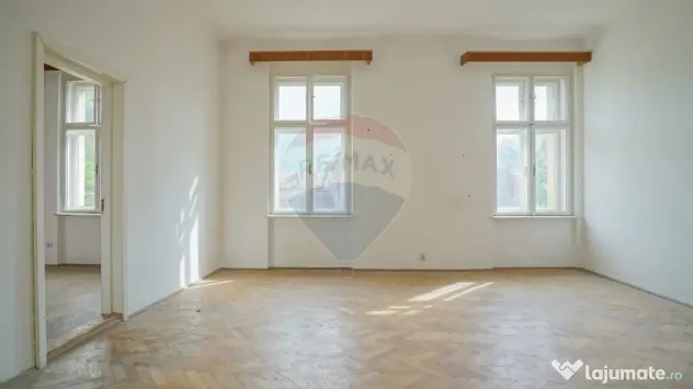 De vânzare, imobil reprezentativ / parțial, strada De M...