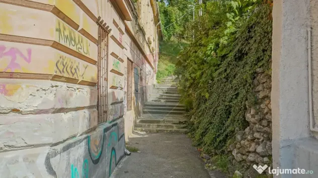 De vânzare, imobil reprezentativ / parțial, strada De M...