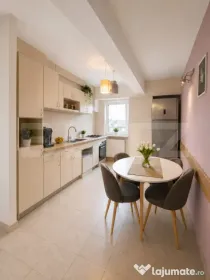 Apartament 3 camere, 65 mp, decomandat, zona Ultracentrala -