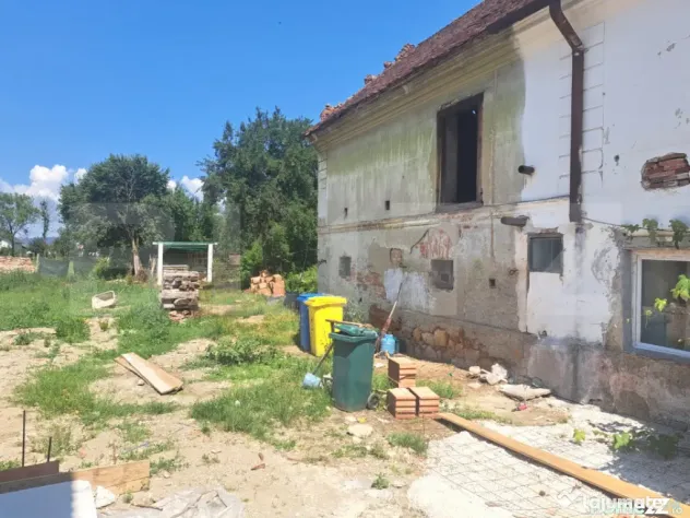 Casă de vânzare, 120 mp utili, teren 237 mp, curte comună