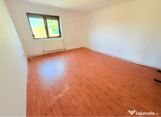 Vand casa in Paleu,Jud Bihor!3cam.,living,garaj.Teren 711mp