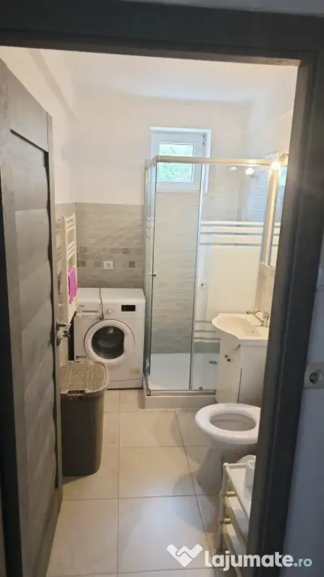 Închiriez apartament 2 camere decomandat str Luptei
