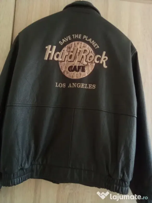 Geacă Vintage Hard Rock Cafe din piele naturală.