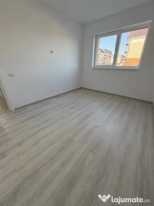 Vand apartament 2 camere Braşov-sanpetru central