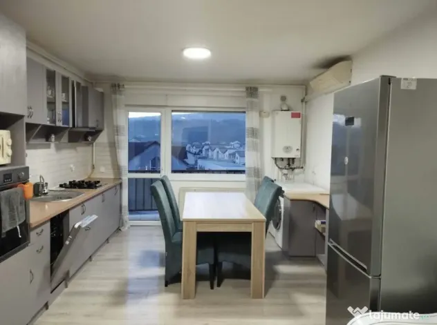 Apartament cu 3 camere, Cetate-Kaufland
