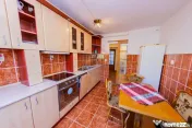 Apartament de vanzare 4 camere decomandat etaj 2 
