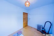 Apartament de vanzare 4 camere decomandat etaj 2 