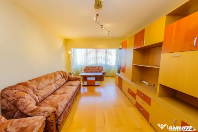 Apartament de vanzare 4 camere decomandat etaj 2 - Baia Mare (Maramures)
