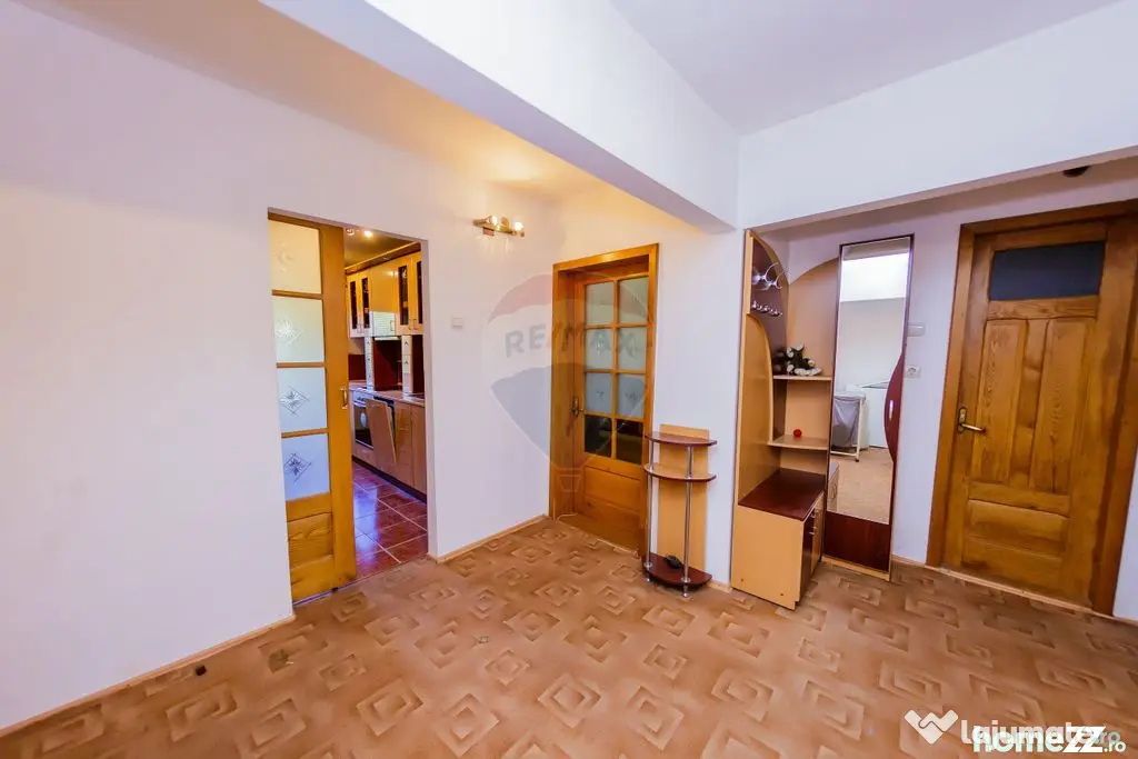 Apartament de vanzare 4 camere decomandat etaj 2 - Baia Mare (Maramures)