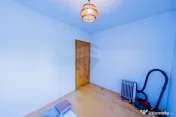 Apartament de vanzare 4 camere decomandat etaj 2