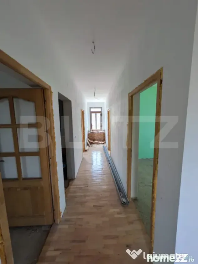 Casa semi-finisata de vanzare, 299 mp, zona Moreni - Moreni (Dambovita)