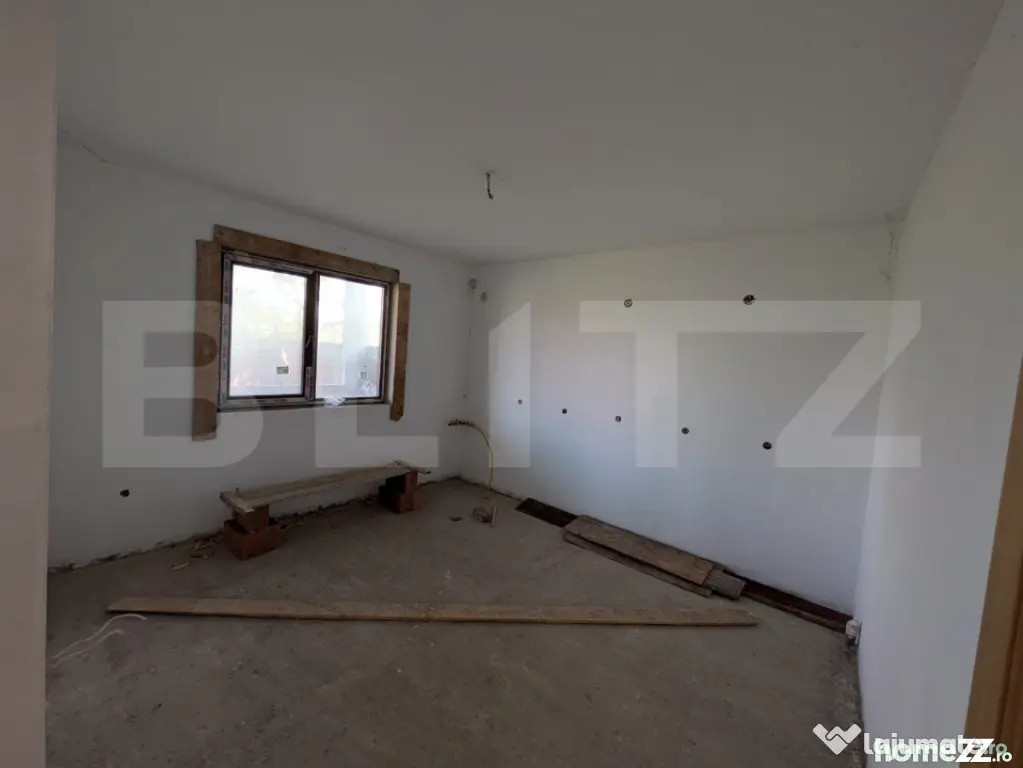 Casa semi-finisata de vanzare, 299 mp, zona Moreni - Moreni (Dambovita)