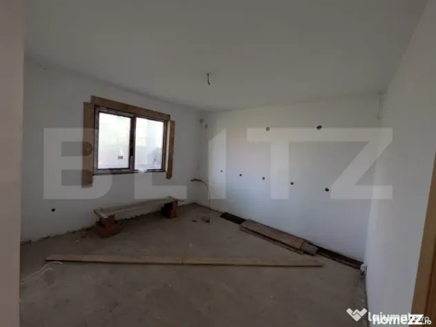 Casa semi-finisata de vanzare, 299 mp, zona Moreni - Moreni (Dambovita)