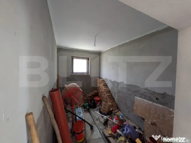 Casa semi-finisata de vanzare, 299 mp, zona Moreni - Moreni (Dambovita)