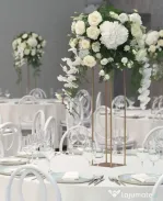 Suport metalic paralelipipedic pentru aranjamente florale