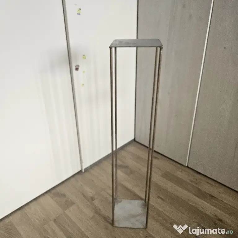 Suport metalic paralelipipedic pentru aranjamente florale