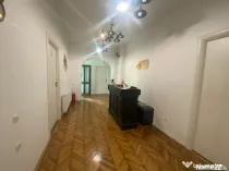 Casa 5 camere decomandate, zona Centru